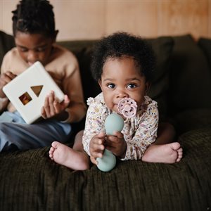 Grzechotka Mushie | Różne warianty